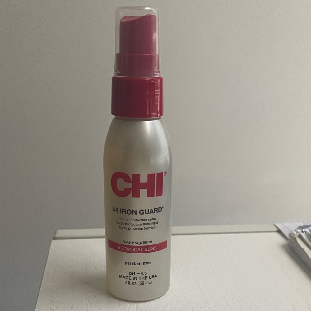 CHI 44 Iron Guard Thermal Protection Spray - Red and Silver
